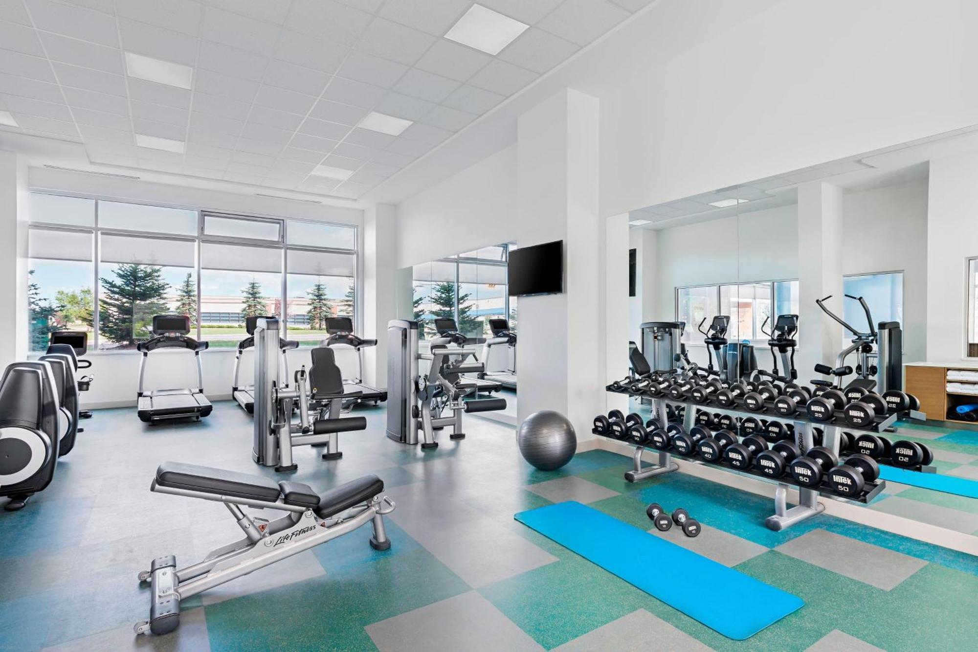 Отель Element Calgary Airport Экстерьер фото